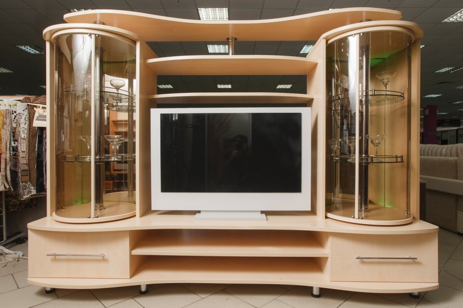 Угловая горка для гостиной