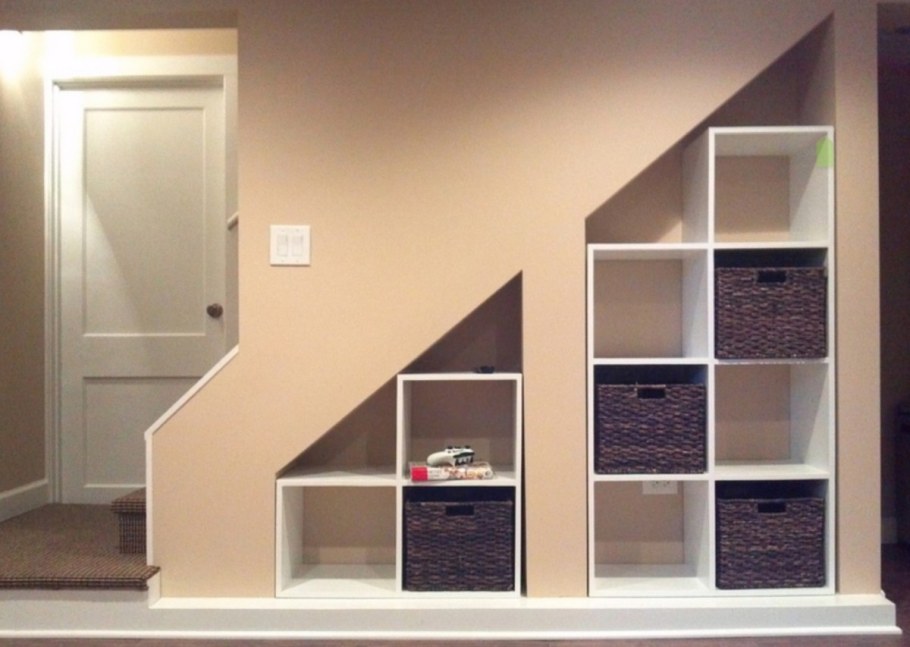 Шкаф под лестницей