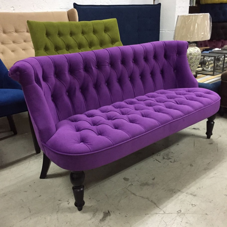 Диван кушетка на ножках