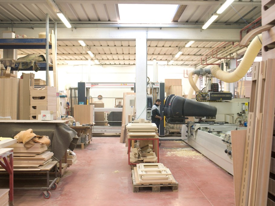 Мебельный завод