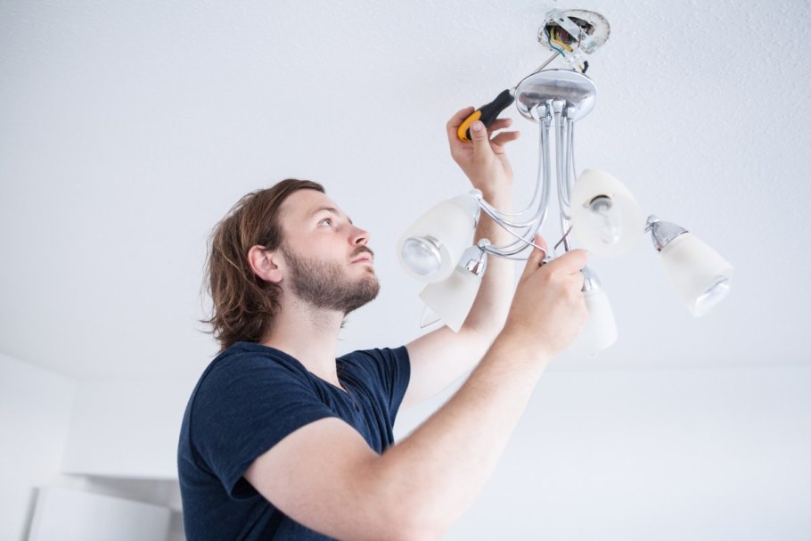 Электрик люстра