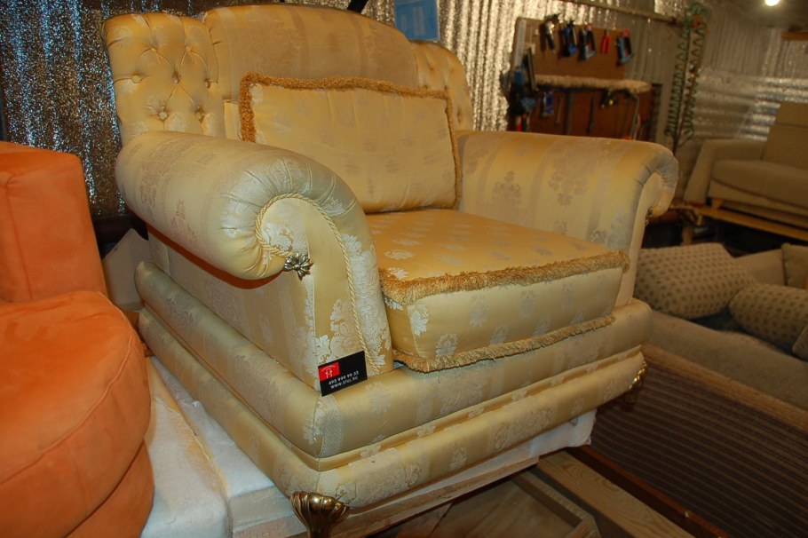 Обшивка дивана