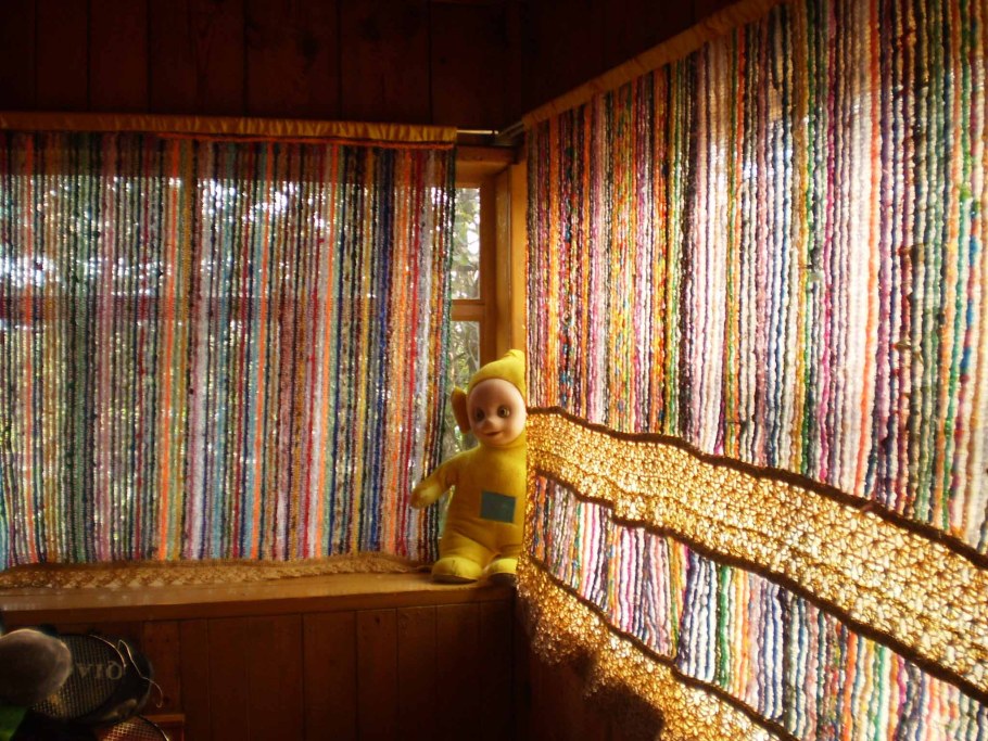 Занавески на окна на даче