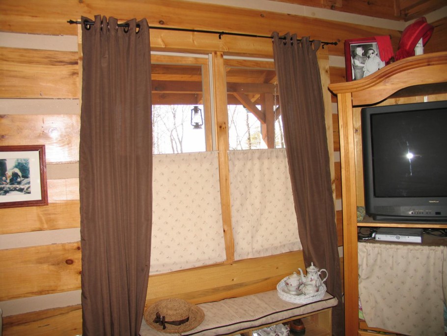 Шторы в дачный домик