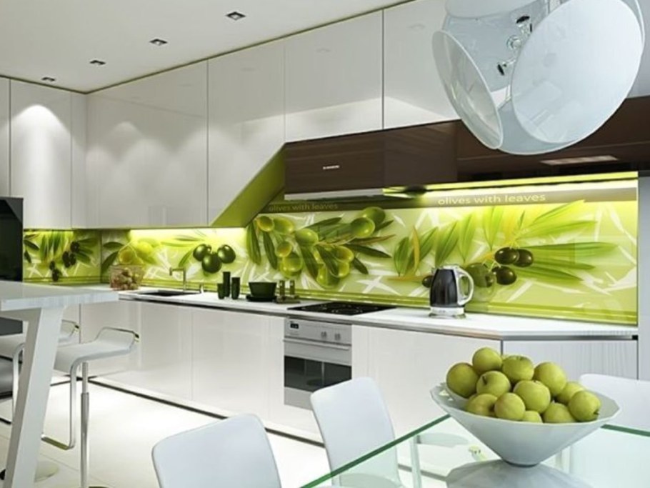 Фартук для кухни из стекла