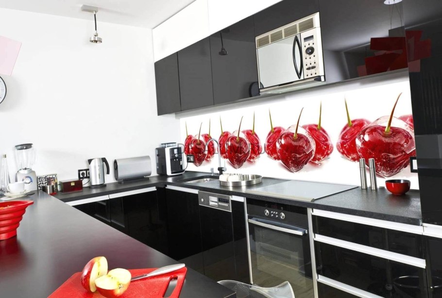 Фартук для кухни из стекла