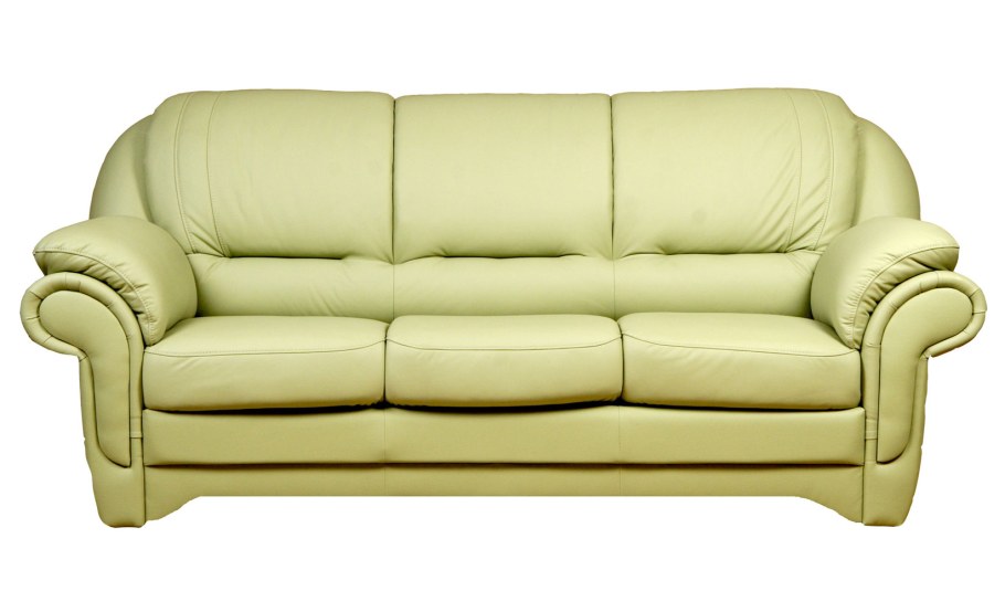 Старая комната с диваном