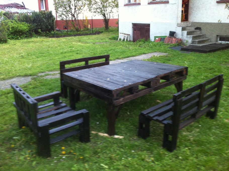 Мебель из поддонов для патио