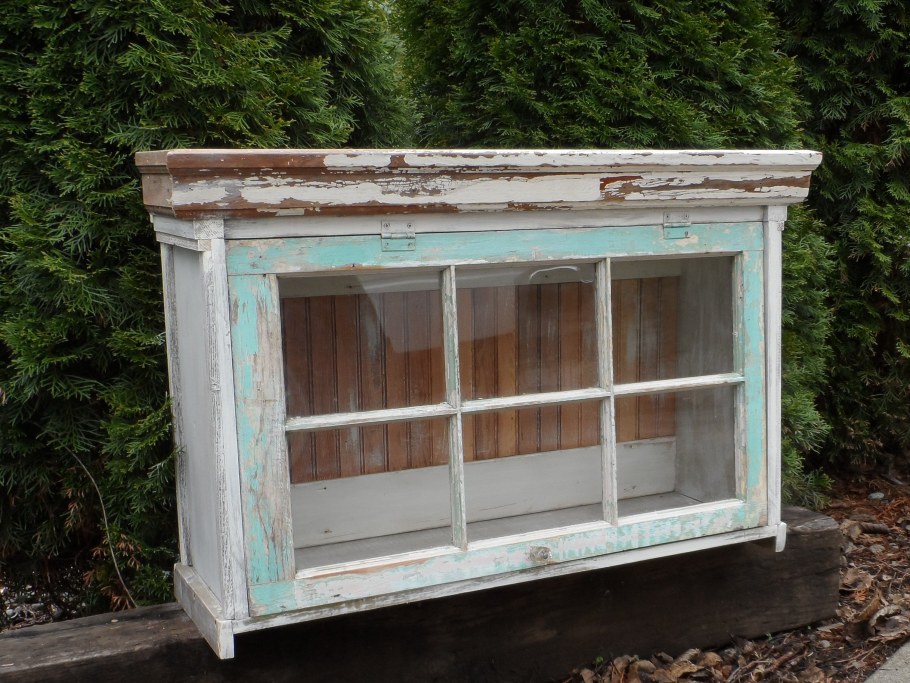 Сарай из старых оконных рам