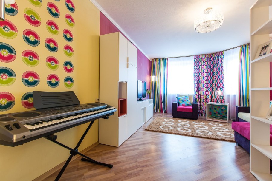 Стены в музыкальном зале детского сада