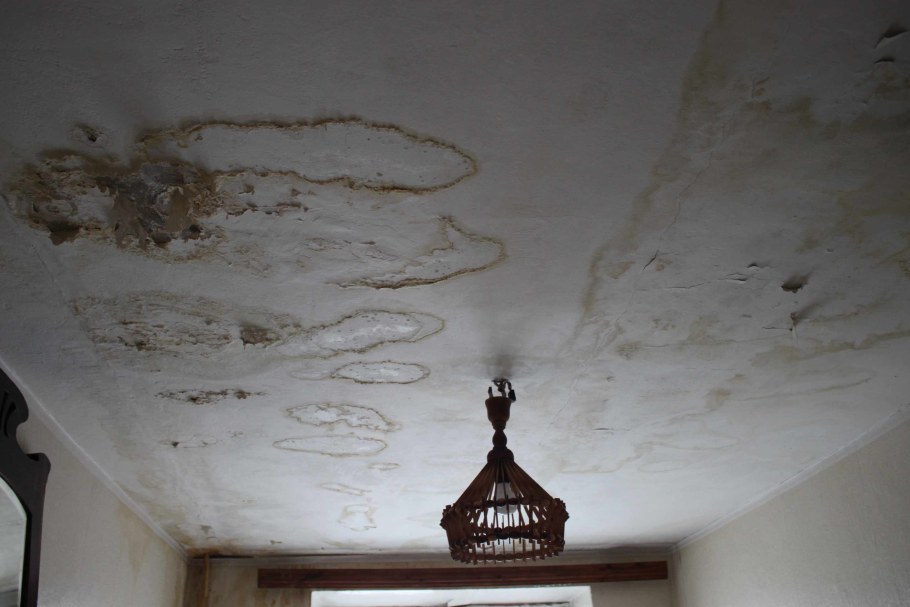 Потоп в квартире потолок