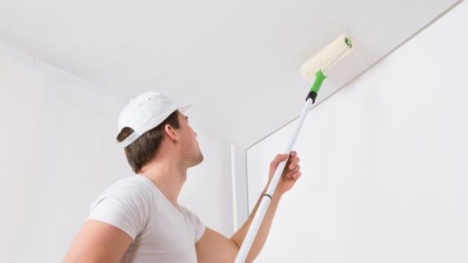 Покрасил потолок вододисперсионной краской