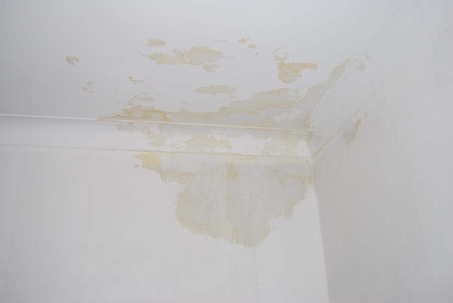 Подтеки на потолке в квартире