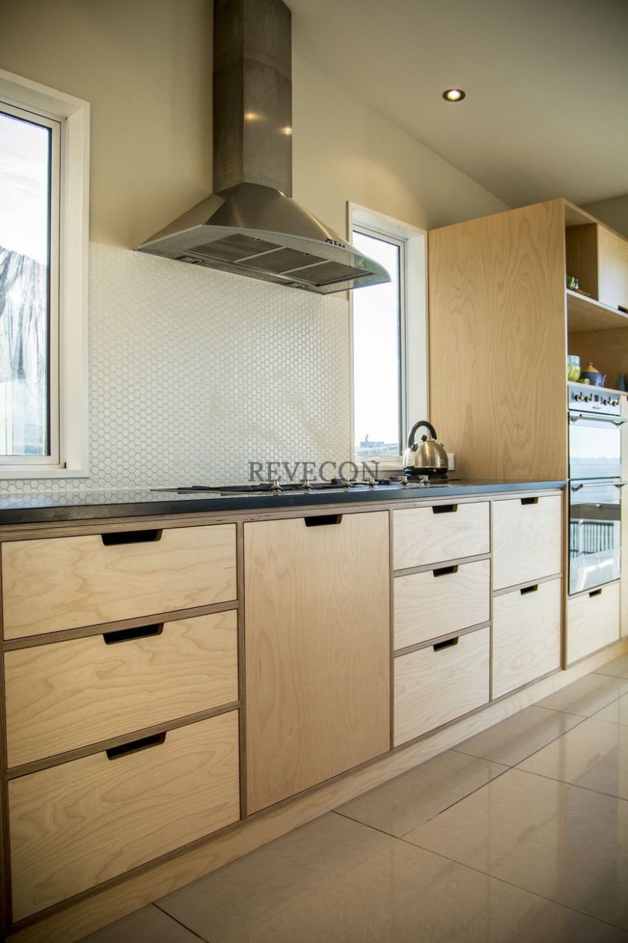 Кухонная мебель из мебельного щита