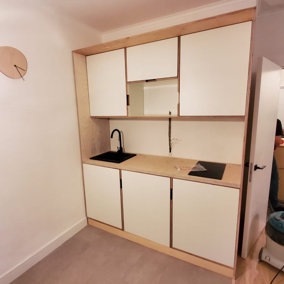 Современные кухни из фанеры