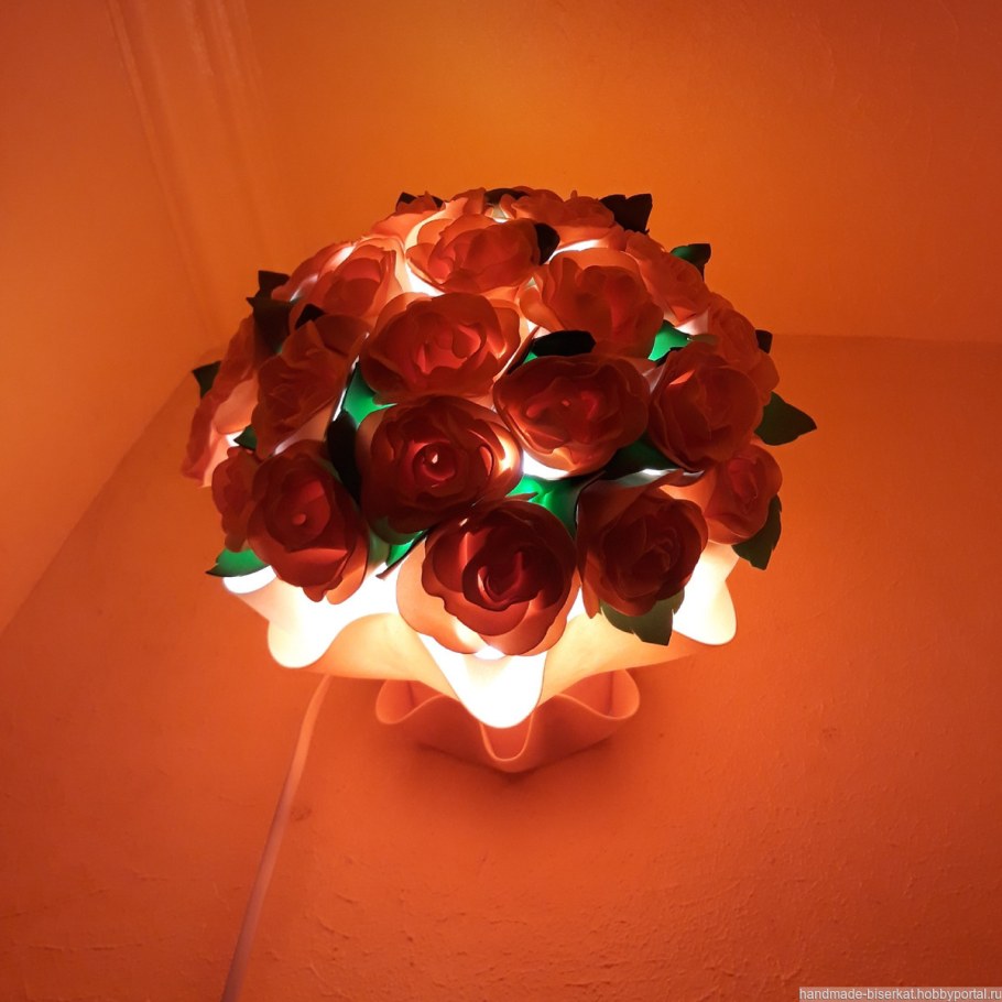 Светильник из роз