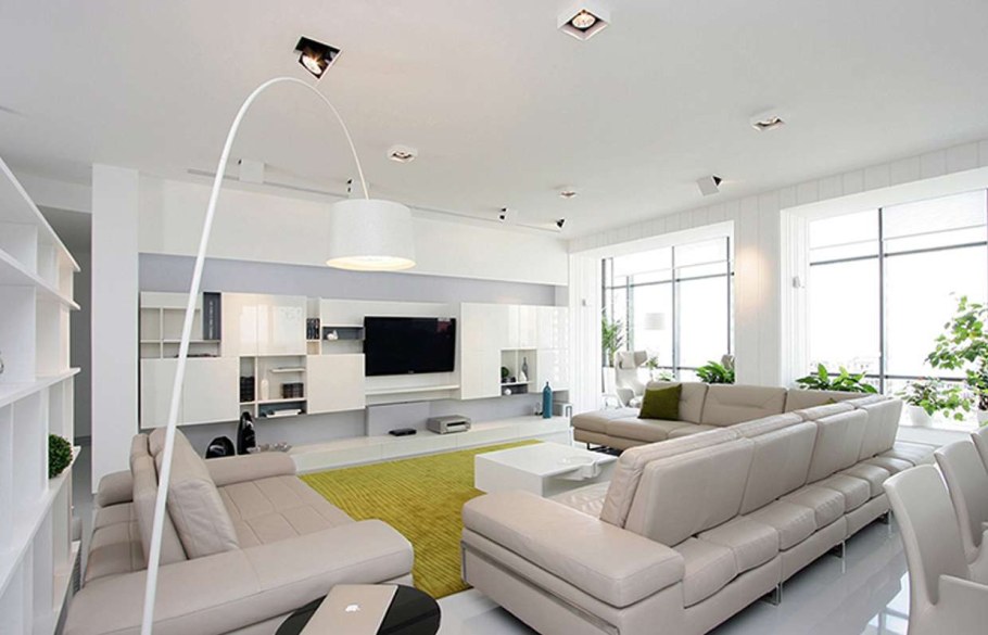 Барная стойка между кухней и гостиной