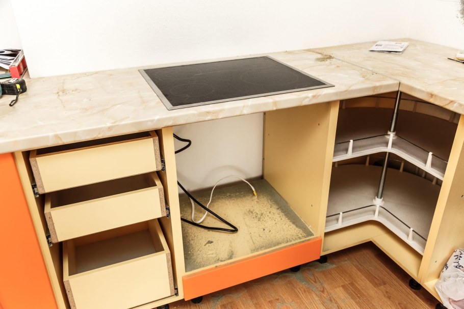 Кухонный гарнитур монтаж