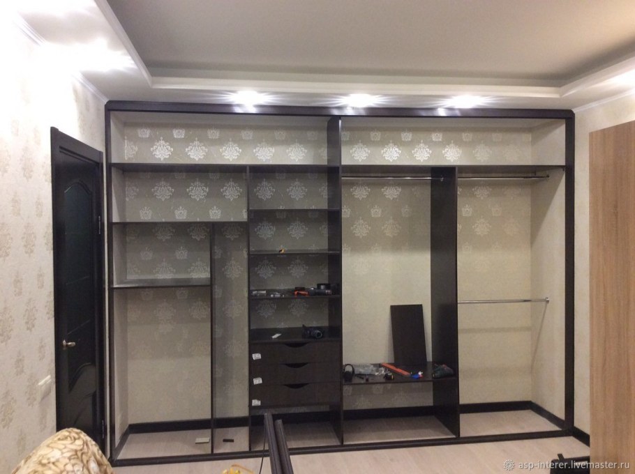 Шкаф купе квадратами