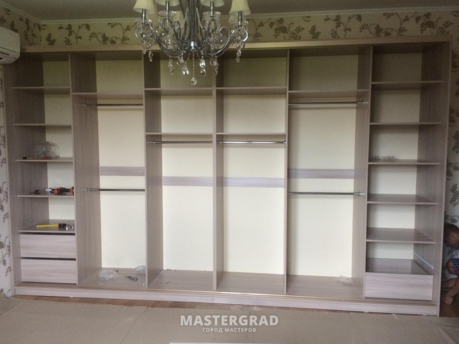 Встроенные шкафы 5 метров в зал