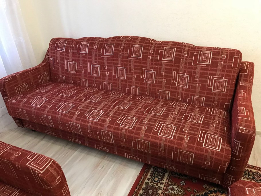 Диван софа старый