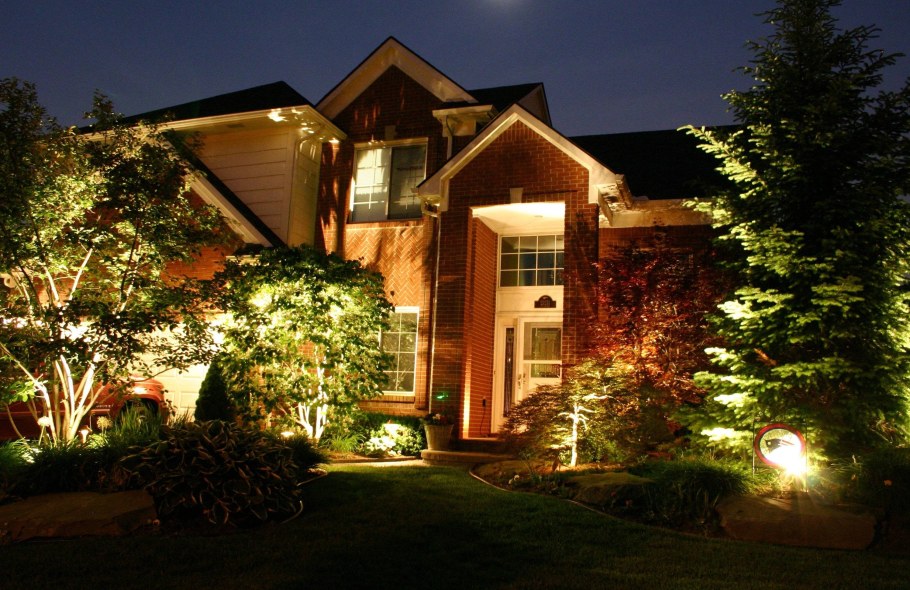 Освещение загородного участка