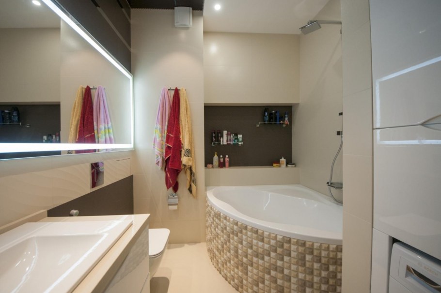 Ванна утопленная в плитку