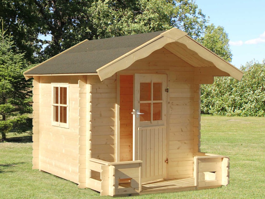 Деревянный домик для детей