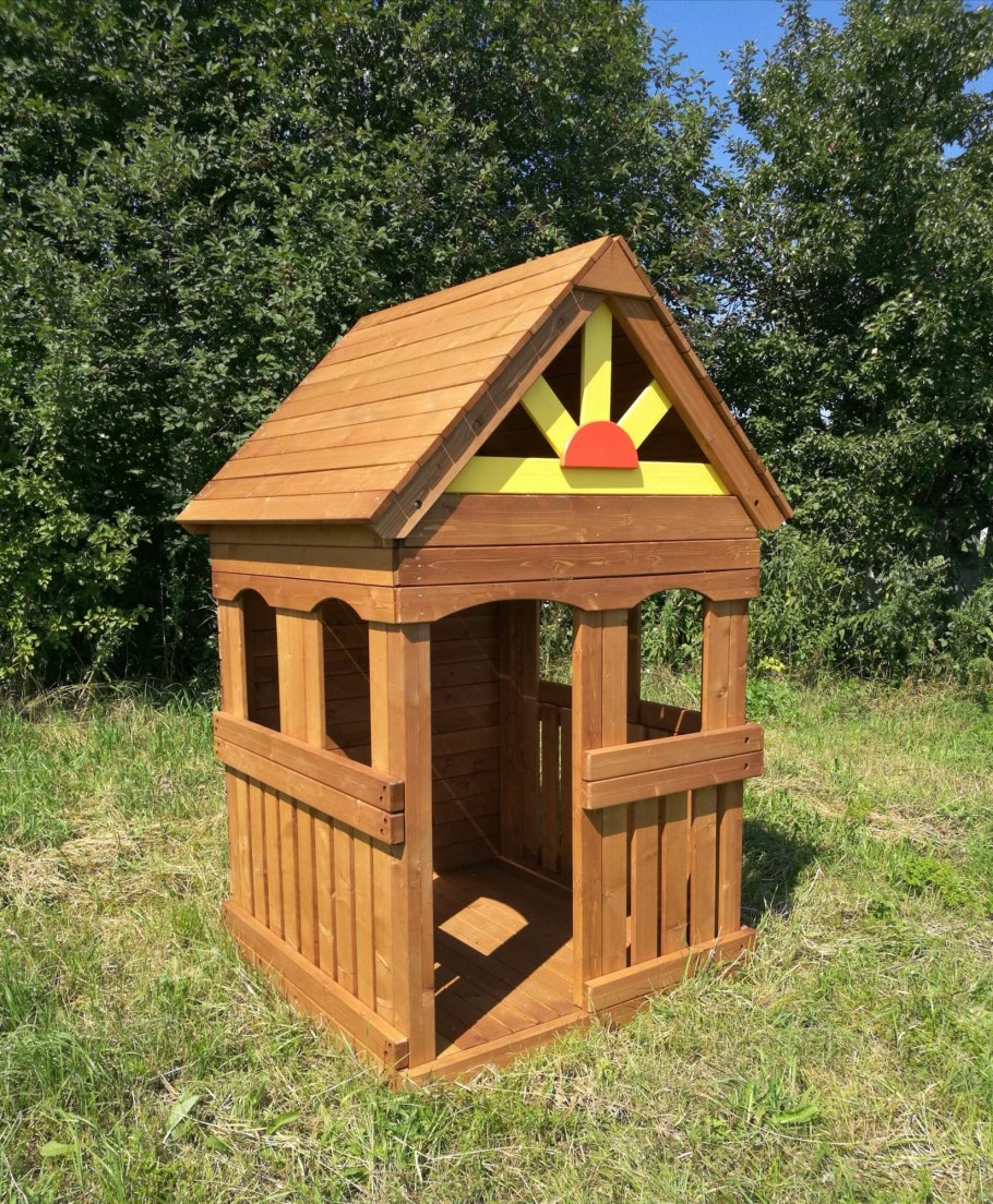 Детский деревянный домик