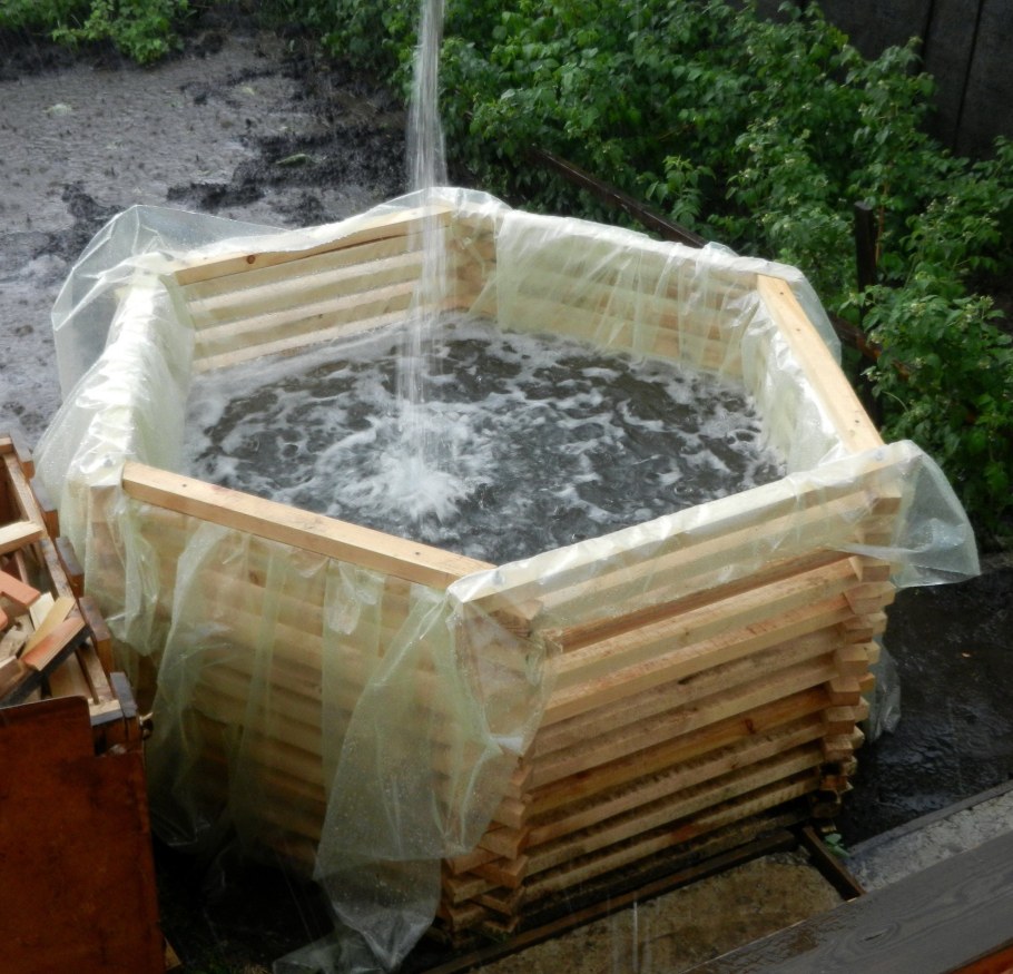 Купель самодельная деревянная