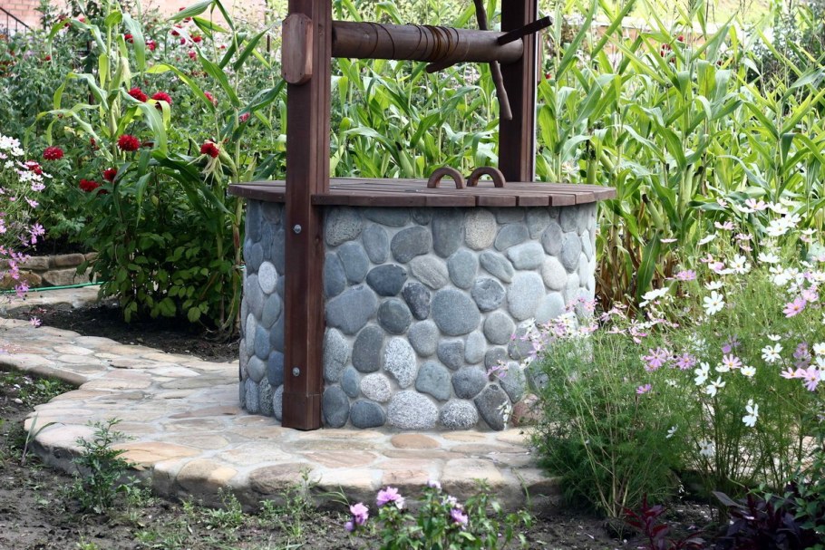 Деревянный колодец