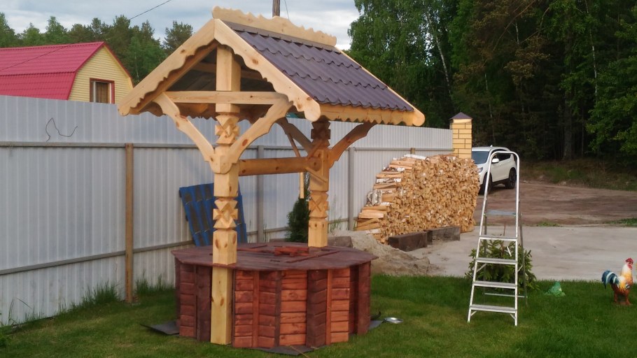 Декоративный колодец для скважины