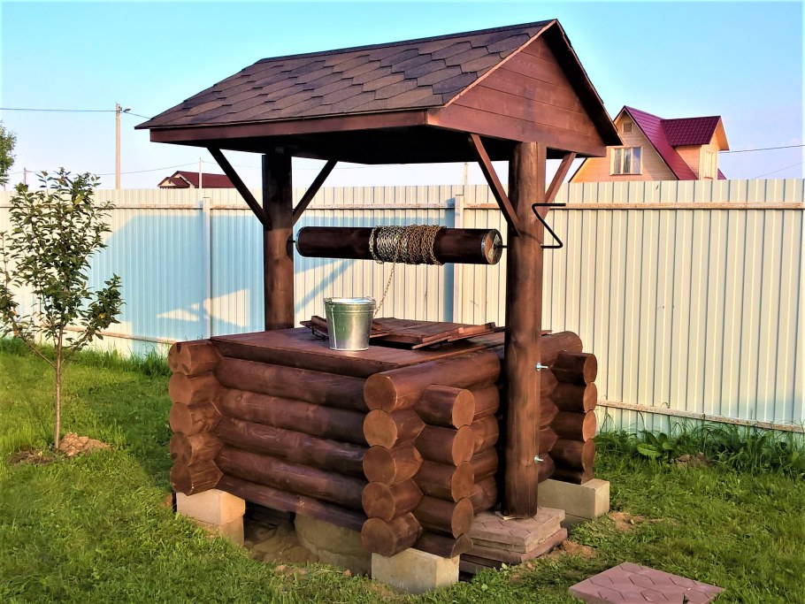 Декоративный колодец из металла