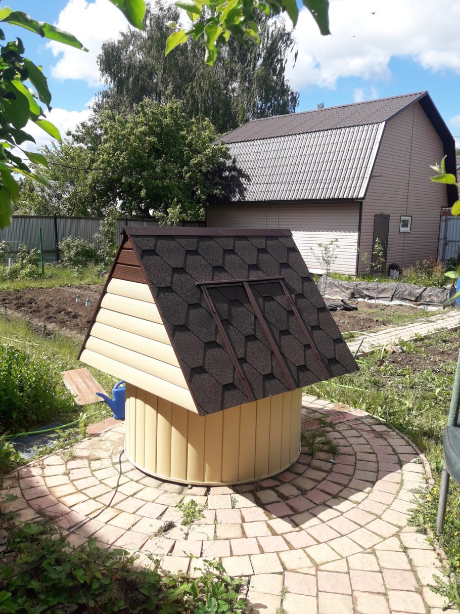 Красивый колодец