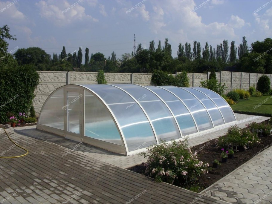 Теплица для бассейна из поликарбоната