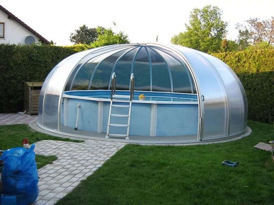 Бассейн уличный под теплицей