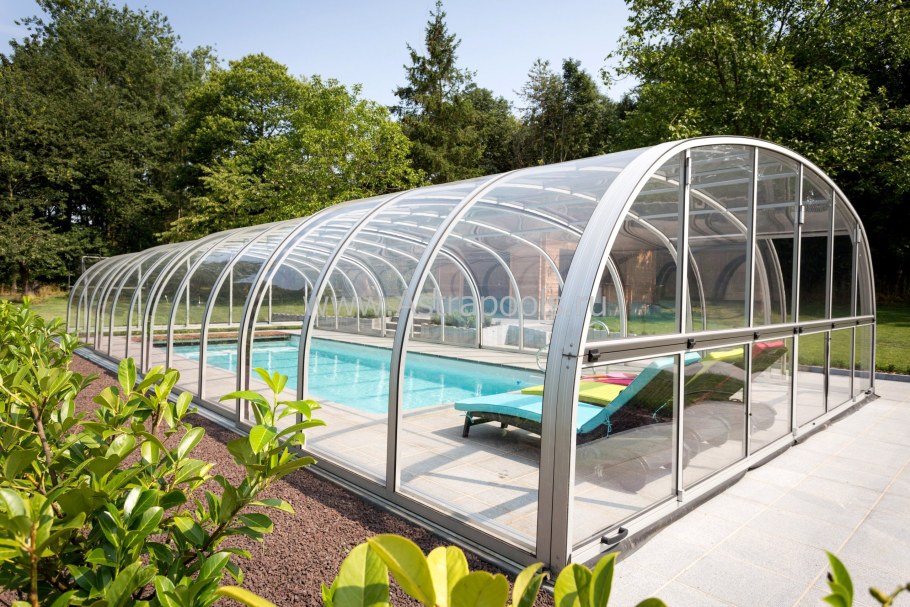 Теплица для бассейна