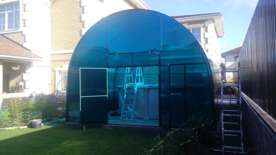 Навес для бассейна из поликарбоната