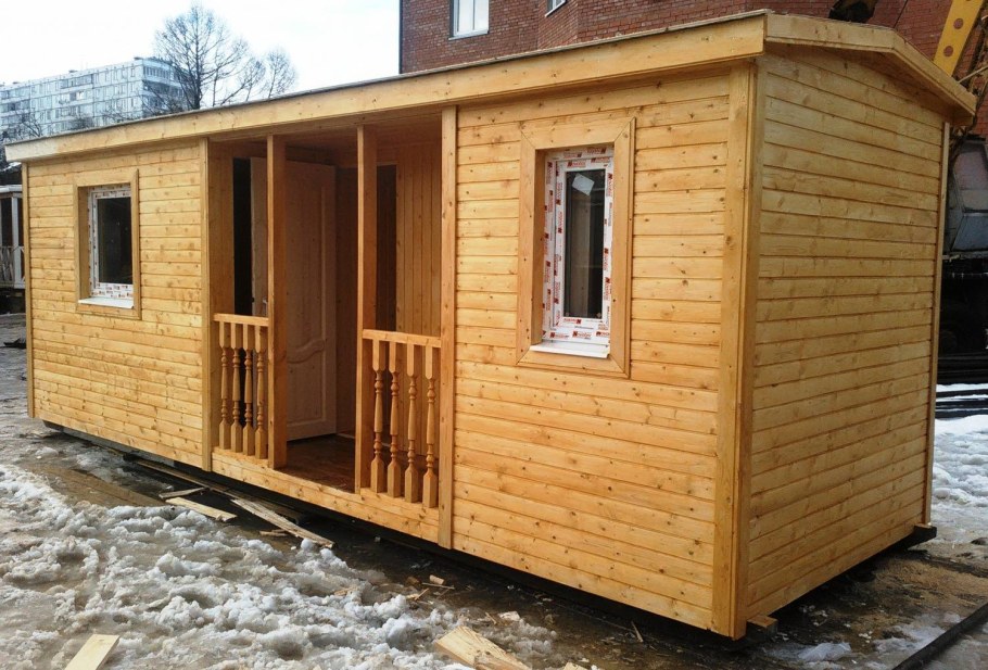 Угловой сарай для дачи