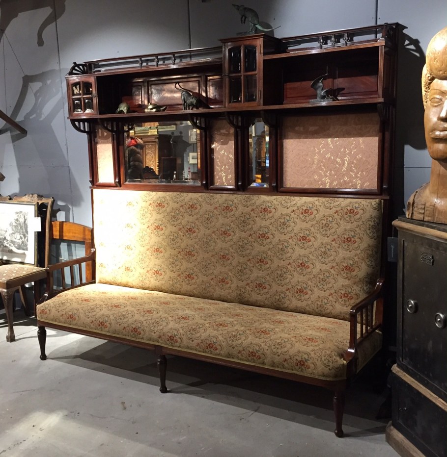 Кожаная мебель под старину