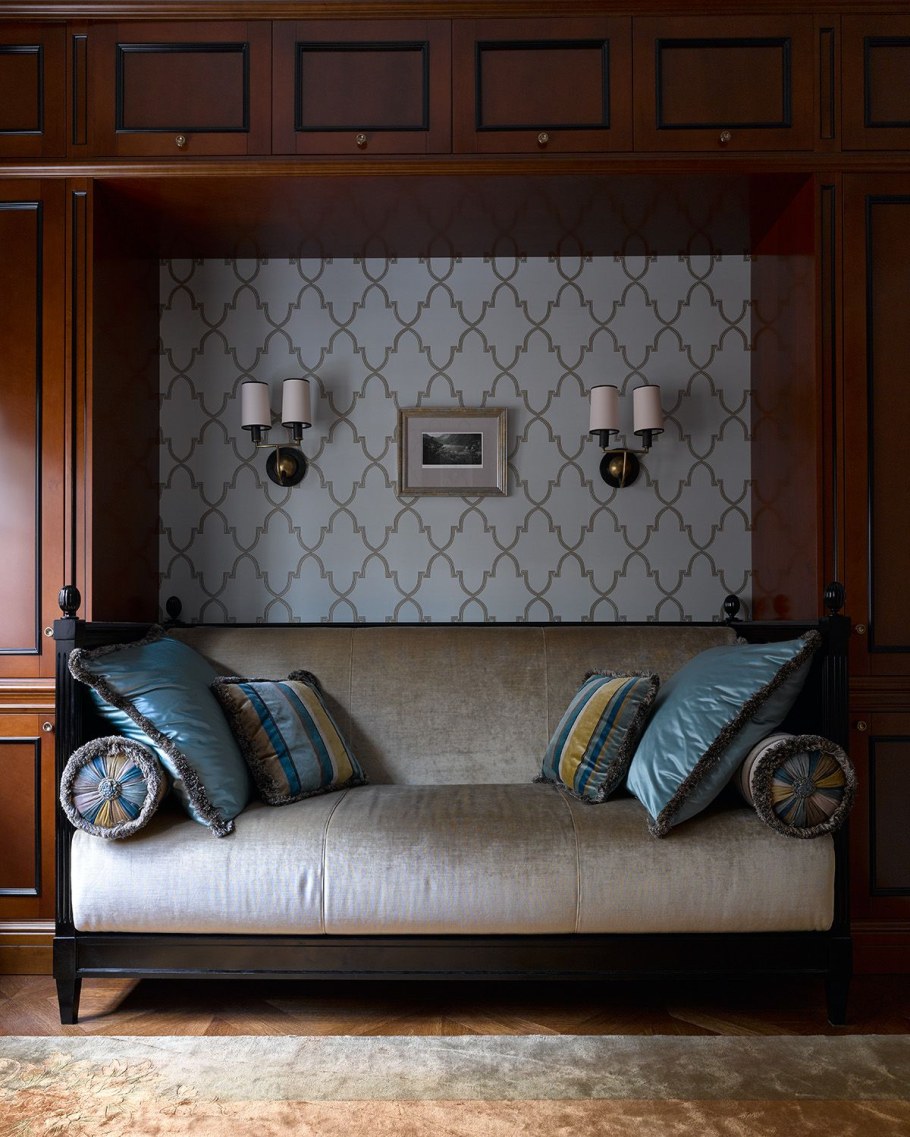 Домашний кабинет с диваном