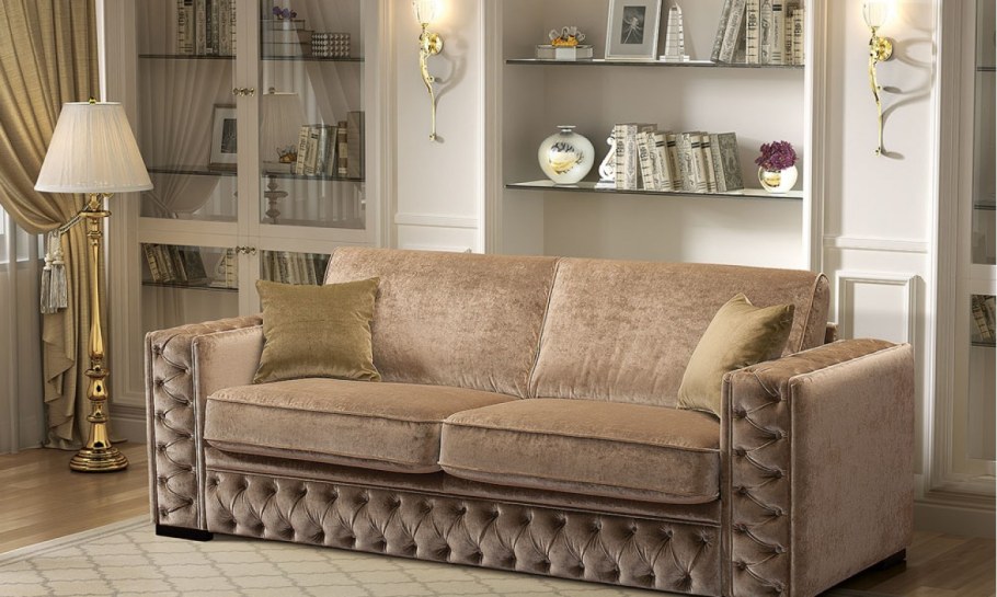 Сталинский диван с высокой спинкой