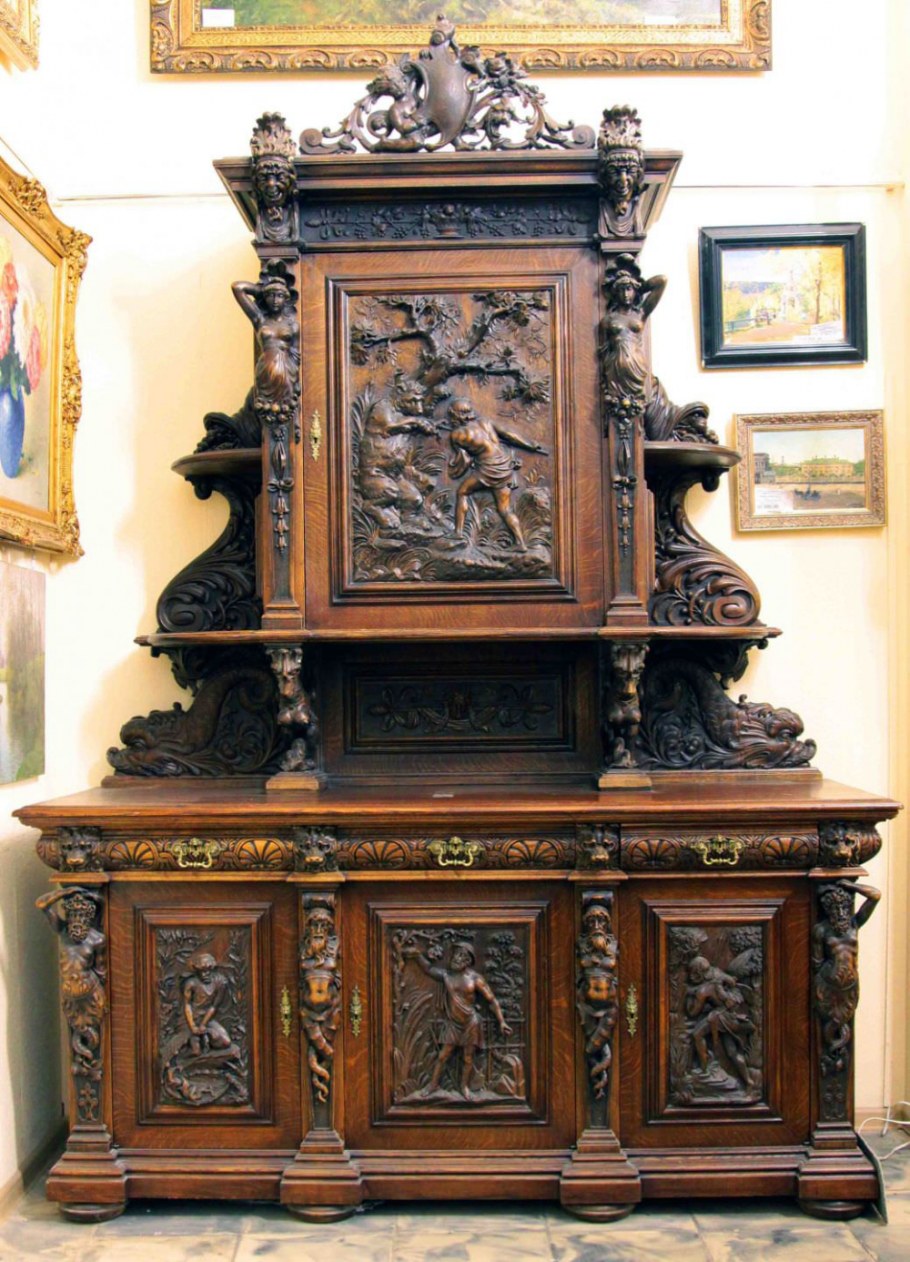 Сервант для посуды из дерева