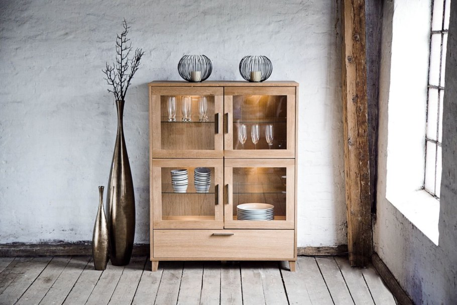 Старинный дубовый буфет