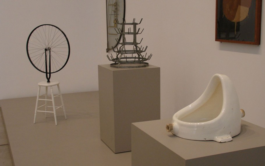 Туалет с писсуаром и унитазом