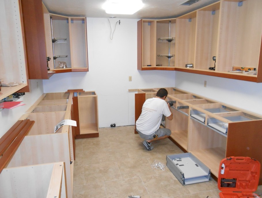 Сборщик кухонного гарнитура