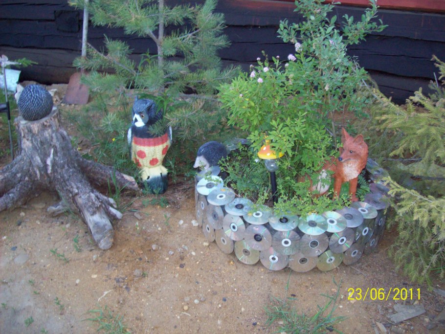 Поделки в палисадник своими руками