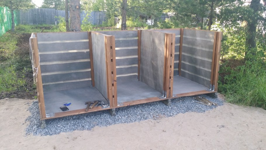 Компостная яма из