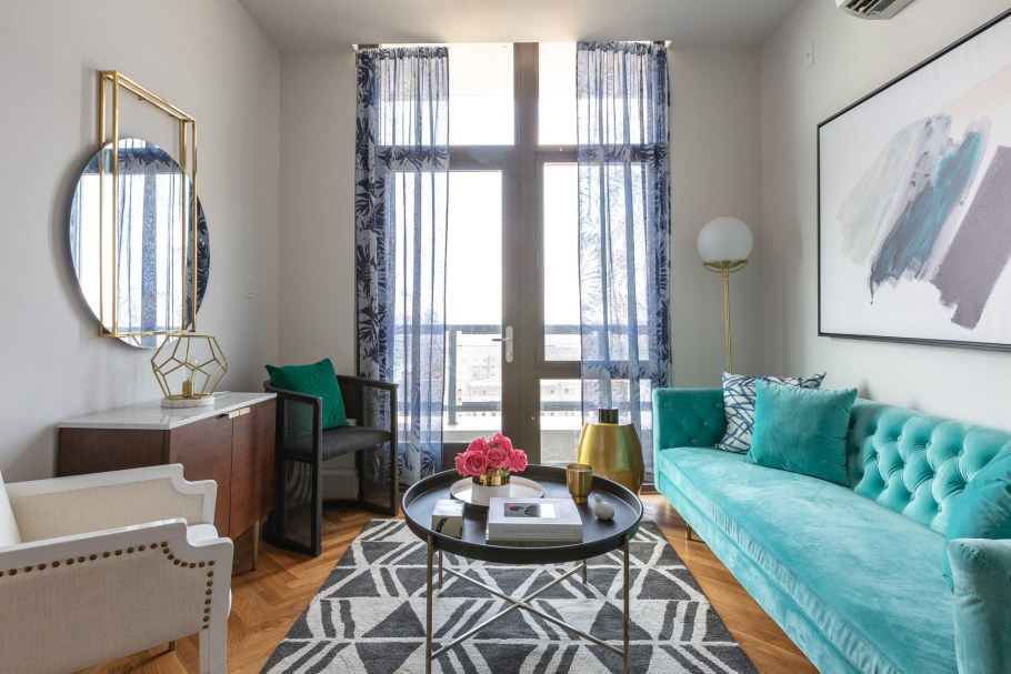 Шторы на стеклянную дверь на веранду