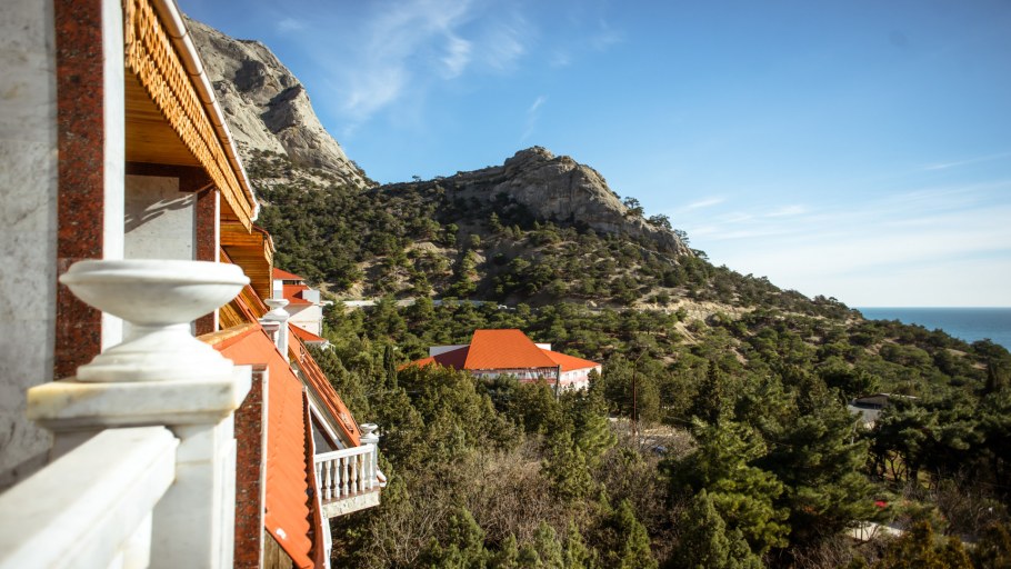 Дантон хоум